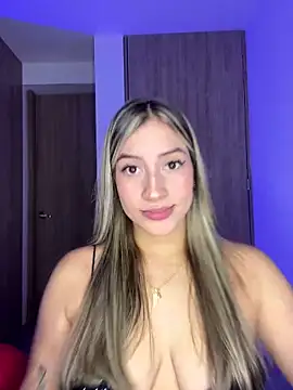 Snapshot of Issabela_G1 chatting on February 27, 2025, 4:31 am Issabela G1 online show from February 27, 2025, 4:31 am