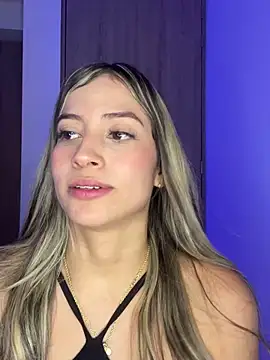 Snapshot of Issabela_G1 chatting on March 6, 2025, 1:05 am Issabela G1 online show from March 6, 2025, 1:05 am