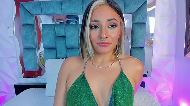 Snapshot of Nanda_Vixen chatting on January 31, 2025, 6:24 am Nanda Vixen online show from January 31, 2025, 6:24 am