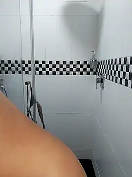 Snapshot of Nanda_Vixen chatting on September 28, 2025, 9:42 pm Nanda Vixen online show from September 28, 2025, 9:42 pm