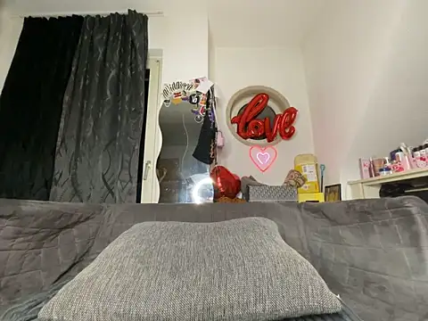 Snapshot of Tyraride chatting on February 27, 2026, 9:04 pm Tyraride online show from February 27, 2026, 9:04 pm