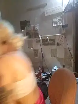 Snapshot of spacegirlll chatting on February 27, 2025, 5:34 am spacegirlll online show from February 27, 2025, 5:34 am