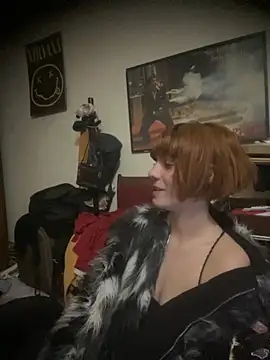 Snapshot of spacegirlll chatting on September 14, 2025, 3:44 pm spacegirlll online show from September 14, 2025, 3:44 pm