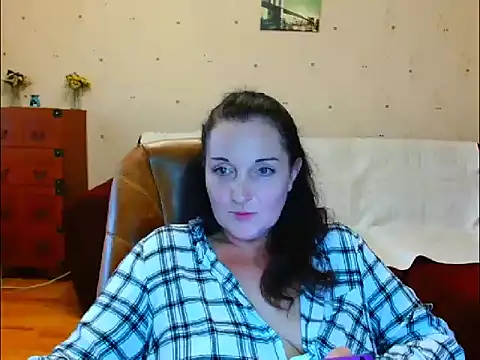 Snapshot of Alice3694 chatting on October 12, 2025, 6:12 am Alice3694 online show from October 12, 2025, 6:12 am