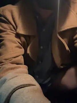 Snapshot of Hideen-real-face chatting on March 19, 2025, 10:22 am Hideen-real-face online show from March 19, 2025, 10:22 am