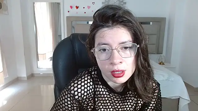 zoecruzz online show from September 26, 2025, 2:54 pm