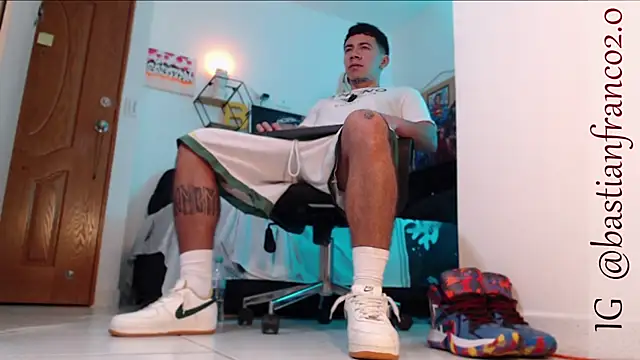 Snapshot of marc_ginale chatting on December 19, 2024, 7:07 am marc ginale online show from December 19, 2024, 7:07 am