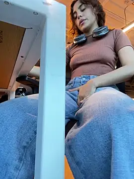 Katee Jones online show from September 27, 2025, 10:37 pm