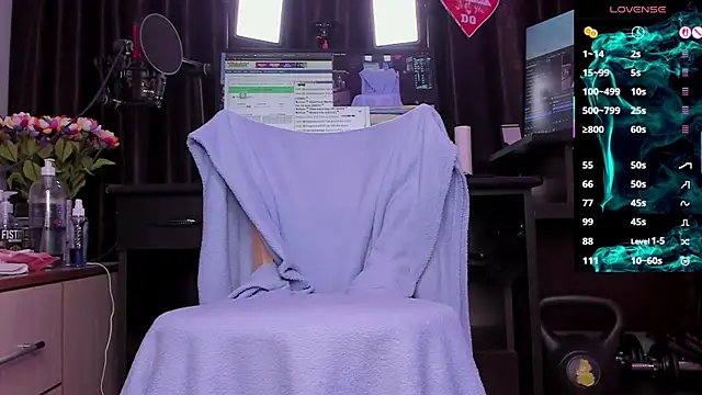 Raissa sky26 online show from April 17, 2026, 2:58 am