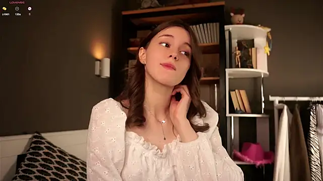 Snapshot of DarylBarks chatting on November 5, 2025, 1:16 am DarylBarks online show from November 5, 2025, 1:16 am