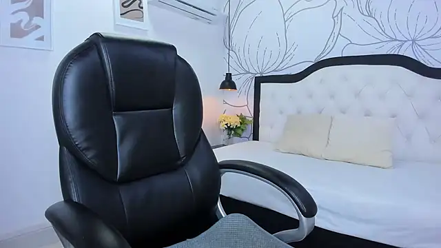 Snapshot of margot_smith_ chatting on January 31, 2025, 12:07 pm margot smith online show from January 31, 2025, 12:07 pm