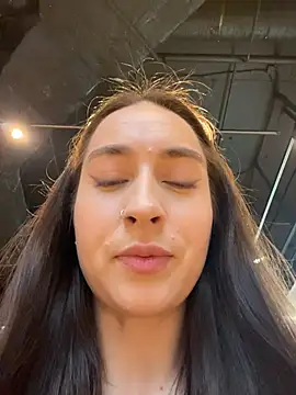 Holly Play online show from February 13, 2026, 12:01 pm