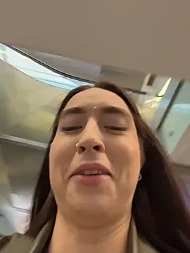 Holly Play online show from March 31, 2026, 8:59 am