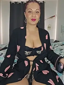 Snapshot of Chaudesquirt chatting on November 14, 2025, 3:00 pm Chaudesquirt online show from November 14, 2025, 3:00 pm