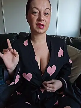 Chaudesquirt online show from March 10, 2026, 7:13 am