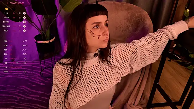 Snapshot of MichaellaMoon chatting on December 15, 2024, 9:20 pm MichaellaMoon online show from December 15, 2024, 9:20 pm