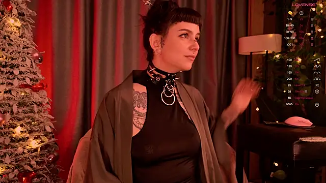 Snapshot of MichaellaMoon chatting on December 29, 2024, 8:37 pm MichaellaMoon online show from December 29, 2024, 8:37 pm