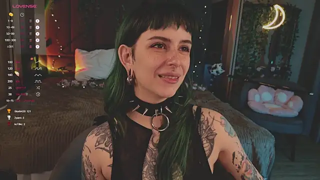 Snapshot of MichaellaMoon chatting on March 8, 2025, 3:13 pm MichaellaMoon online show from March 8, 2025, 3:13 pm