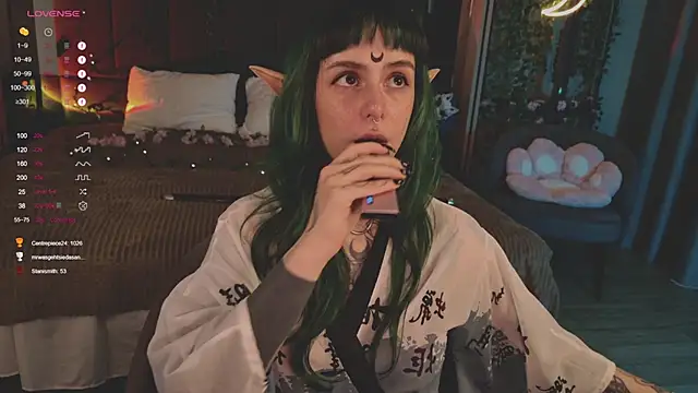 Snapshot of MichaellaMoon chatting on March 9, 2025, 11:25 am MichaellaMoon online show from March 9, 2025, 11:25 am