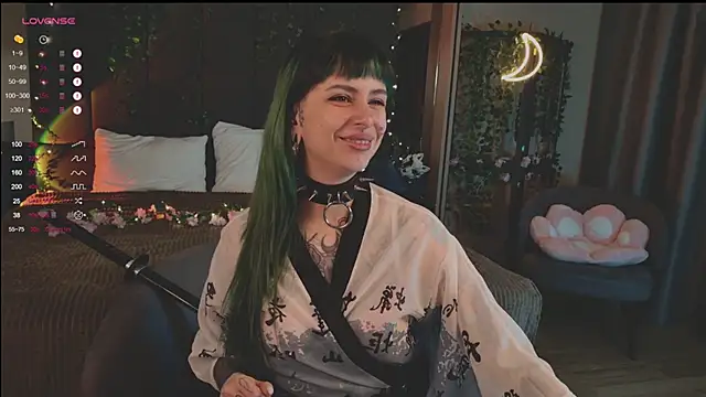 Snapshot of MichaellaMoon chatting on March 23, 2025, 8:26 am MichaellaMoon online show from March 23, 2025, 8:26 am