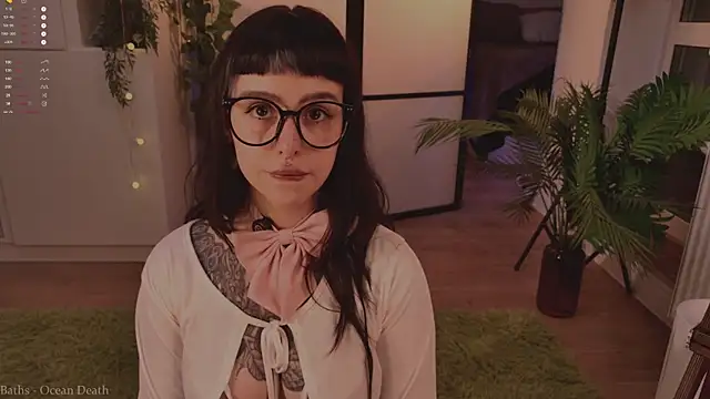 MichaellaMoon online show from November 13, 2025, 4:39 pm