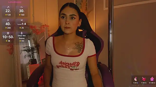 Snapshot of serena_jeyms chatting on March 5, 2025, 8:00 pm serena jeyms online show from March 5, 2025, 8:00 pm