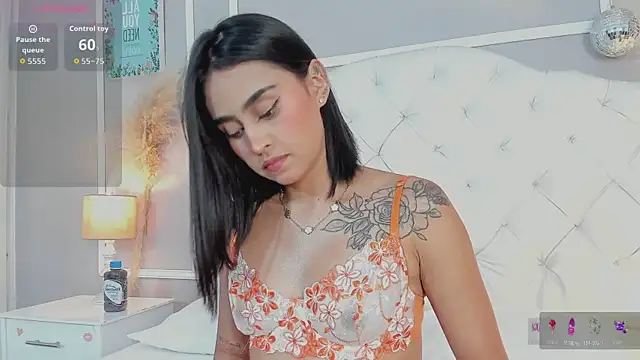 Snapshot of serena_jeyms chatting on October 23, 2025, 7:45 pm serena jeyms online show from October 23, 2025, 7:45 pm