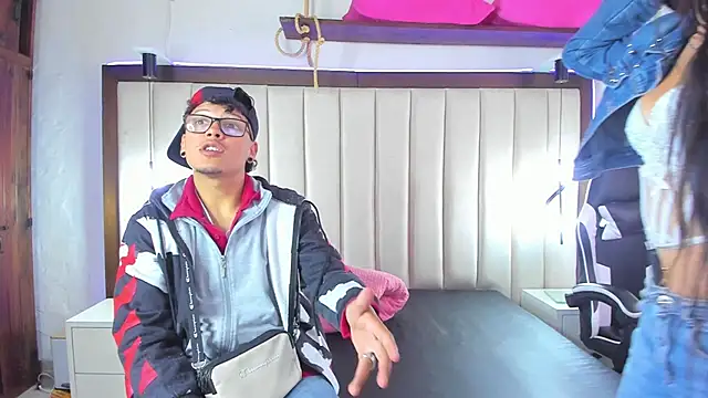 Snapshot of Bonny_Bonss chatting on October 25, 2025, 8:47 pm Bonny Bonss online show from October 25, 2025, 8:47 pm