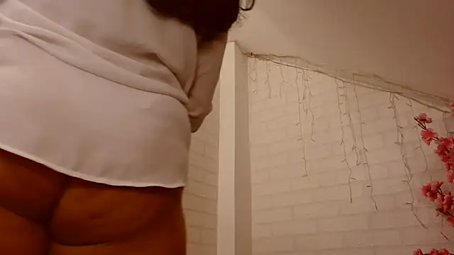 Snapshot of kymberly_008 chatting on February 15, 2025, 9:48 pm kymberly 008 online show from February 15, 2025, 9:48 pm