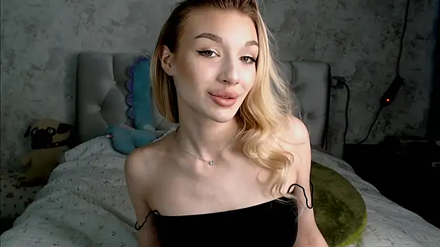 Ella Milla online show from May 20, 2026, 1:39 pm