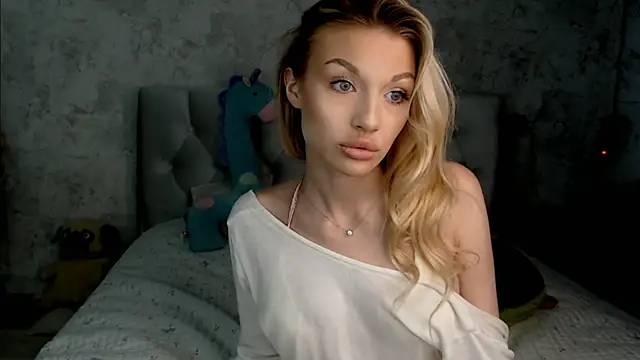 Ella Milla online show from July 9, 2026, 1:04 pm