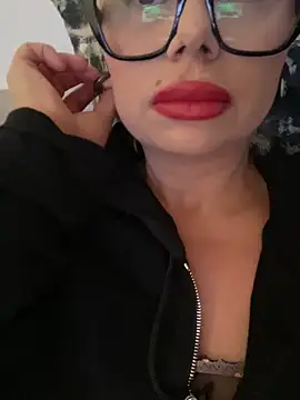 luna 14 online show from October 14, 2025, 6:58 am