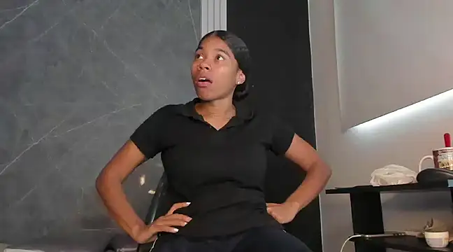 YummyDuooo online show from February 4, 2025, 12:22 pm