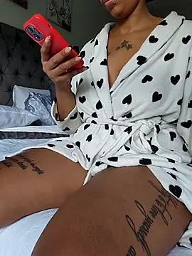 Snapshot of Drippincaty chatting on February 16, 2026, 5:36 am Drippincaty online show from February 16, 2026, 5:36 am