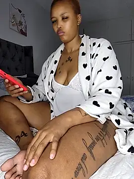 Snapshot of Drippincaty chatting on February 24, 2026, 3:48 am Drippincaty online show from February 24, 2026, 3:48 am