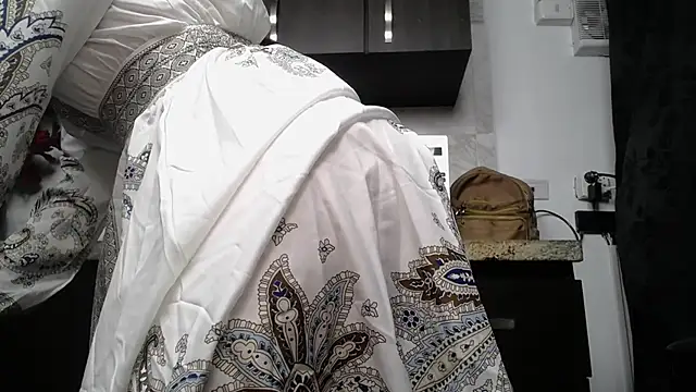 Snapshot of shantala_krisha chatting on December 2, 2025, 6:14 pm shantala krisha online show from December 2, 2025, 6:14 pm