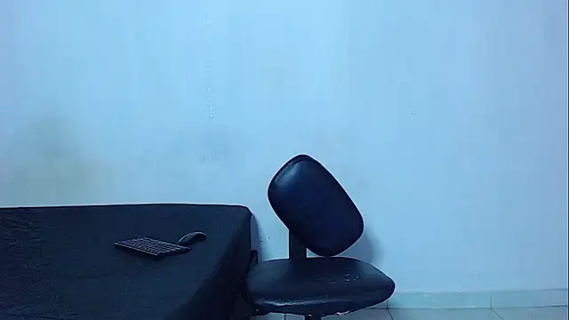 mikecoper 23 online show from May 10, 2026, 1:27 pm