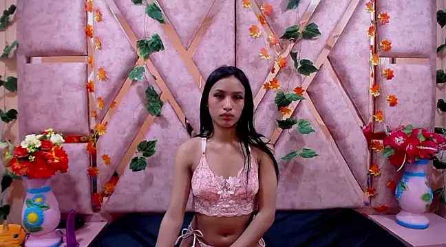 Snapshot of Salome_Queem chatting on January 19, 2025, 10:17 am Salome Queem online show from January 19, 2025, 10:17 am