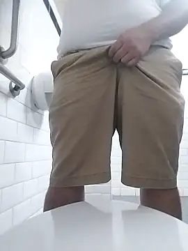 Whiper2024 online show from September 14, 2025, 7:46 pm