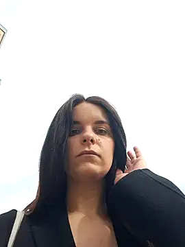 RaonXO online show from January 25, 2025, 4:03 pm