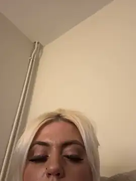 Snapshot of Blondiee3088 chatting on December 1, 2024, 6:30 pm Blondiee3088 online show from December 1, 2024, 6:30 pm