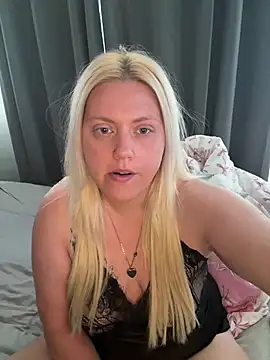 Blondiee3088 online show from August 3, 2026, 8:02 am
