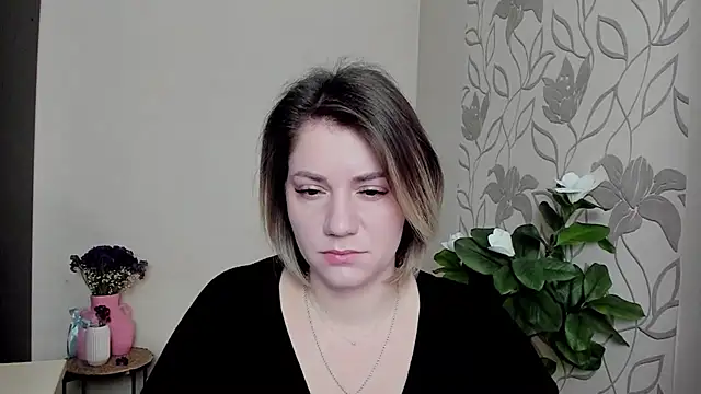 Snapshot of MariaSttone chatting on February 22, 2025, 11:24 am MariaSttone online show from February 22, 2025, 11:24 am