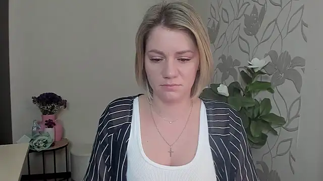 Snapshot of MariaSttone chatting on March 21, 2025, 2:40 pm MariaSttone online show from March 21, 2025, 2:40 pm