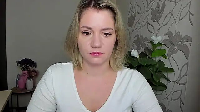 Snapshot of MariaSttone chatting on October 3, 2025, 2:14 pm MariaSttone online show from October 3, 2025, 2:14 pm