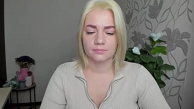 Snapshot of MariaSttone chatting on November 6, 2025, 12:39 pm MariaSttone online show from November 6, 2025, 12:39 pm