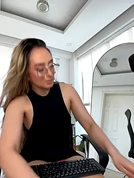 Snapshot of nicollefiorett chatting on October 7, 2025, 9:12 pm nicollefiorett online show from October 7, 2025, 9:12 pm