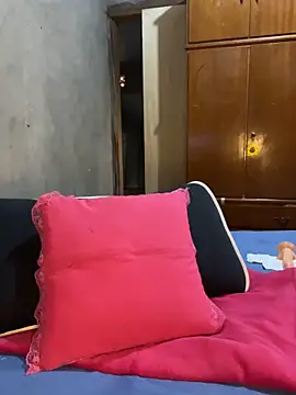 Snapshot of RuivaRaposinha chatting on January 25, 2025, 10:07 pm RuivaRaposinha online show from January 25, 2025, 10:07 pm