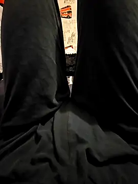 Snapshot of Azerty0911 chatting on November 24, 2025, 5:23 pm Azerty0911 online show from November 24, 2025, 5:23 pm