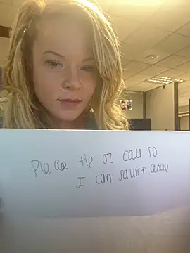 EllaSnow online show from March 6, 2025, 10:47 pm